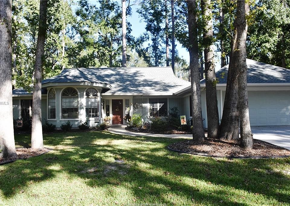 1st image of 5 Highbush Dr