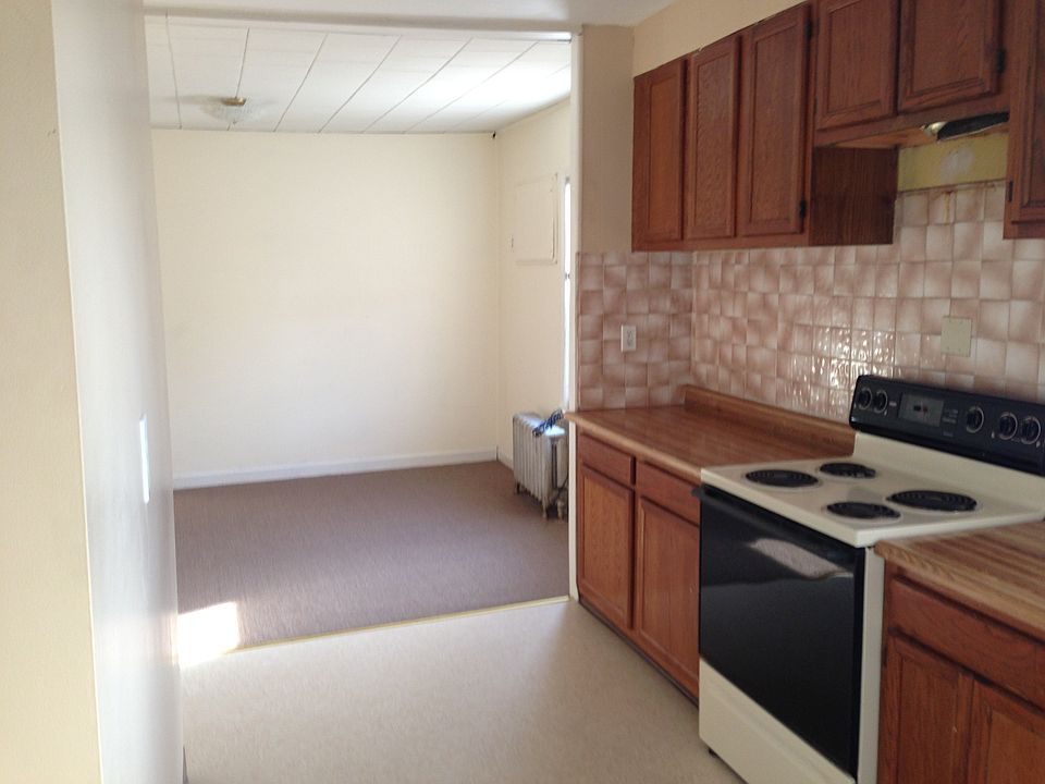 kitchen / living room