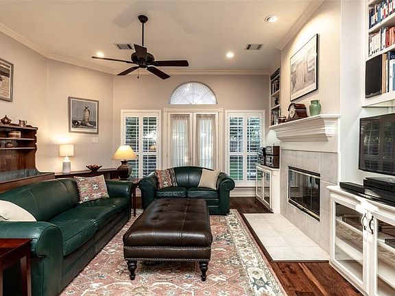 2nd image of 1008 Village Green Ct