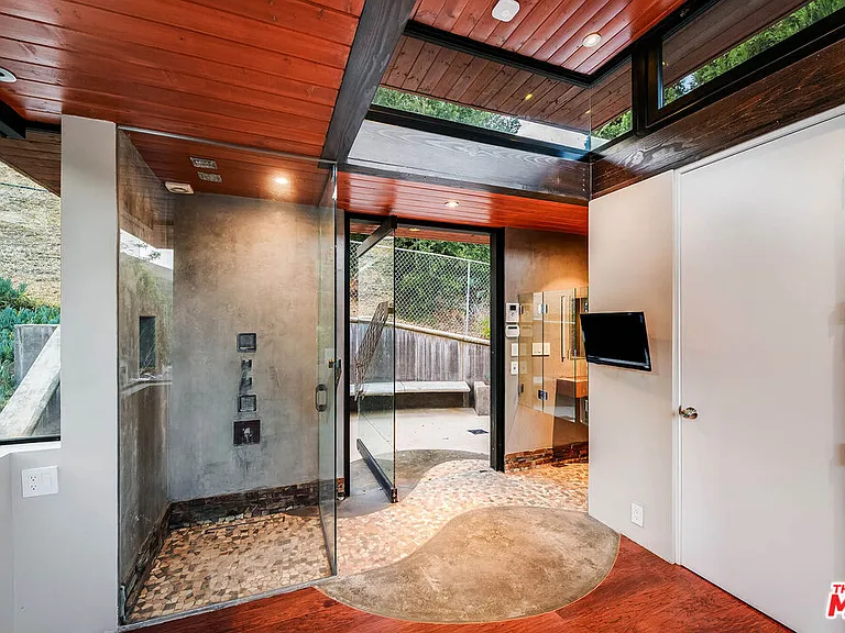 22277 Buena Ventura St — Photo 46