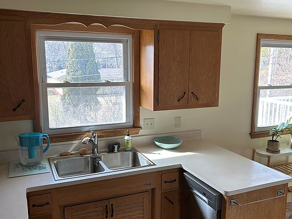 3rd image of 1029 N 119th St