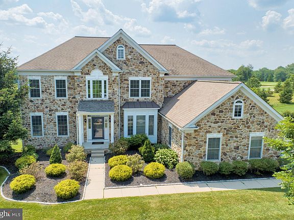 2nd image of 114 Bolero Dr