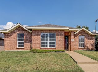 720 Duke Dr, Desoto, TX 75115
