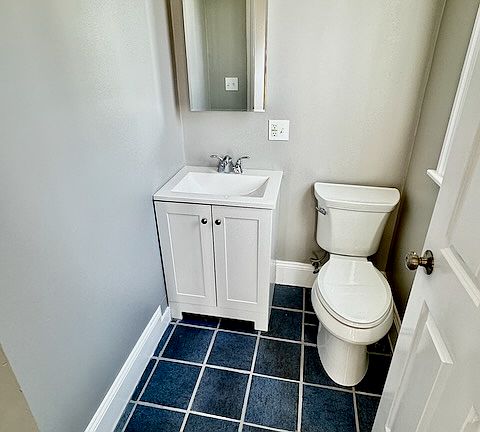 4th image of 33 Adamson St #2B