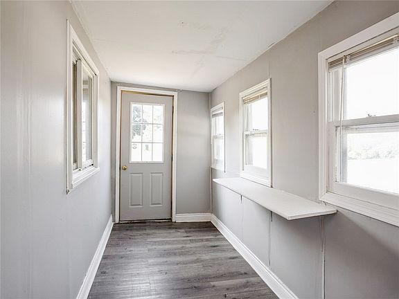 3rd image of 406 S B St