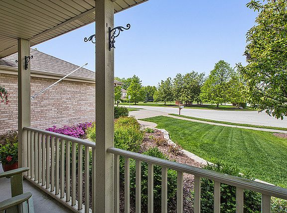 4th image of 12317 W Surrey Ln