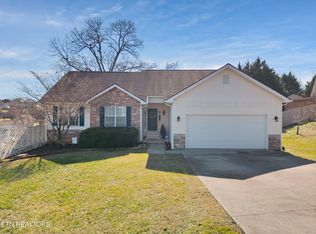1621 Rivergate Ridge Ct, Sevierville, TN 37862
