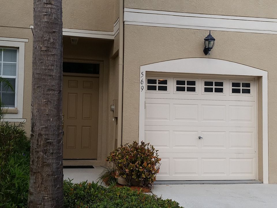 1st image of 569 Vallance Way NE