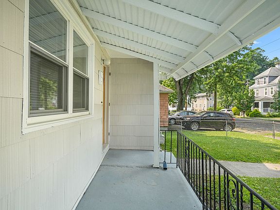 2nd image of 4 Perry St