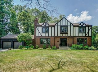 61 Elm St, Florham Park, NJ 07932