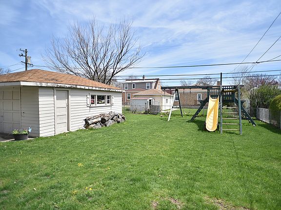 3rd image of 7837 N Harlem Ave
