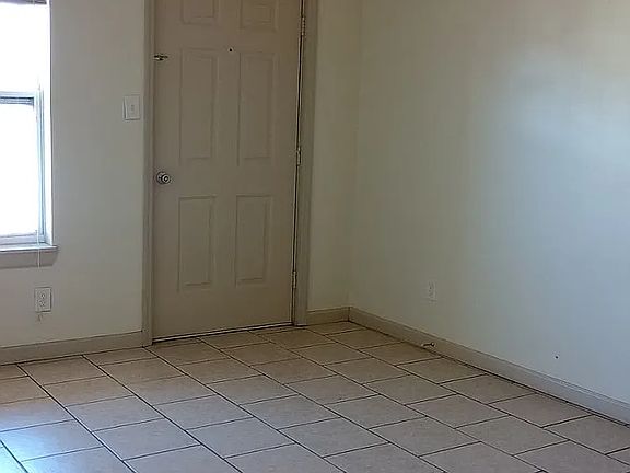5th image of 105 S McDuffie St #2