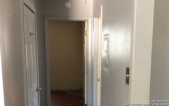 4th image of 515 Monticello Ct