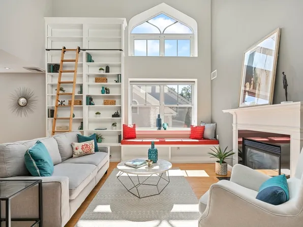 47 Village Ave Unit 203, Dedham, MA 02026