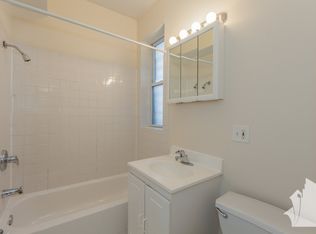 853 W Cornelia Ave APT 1S, Chicago, IL 60657