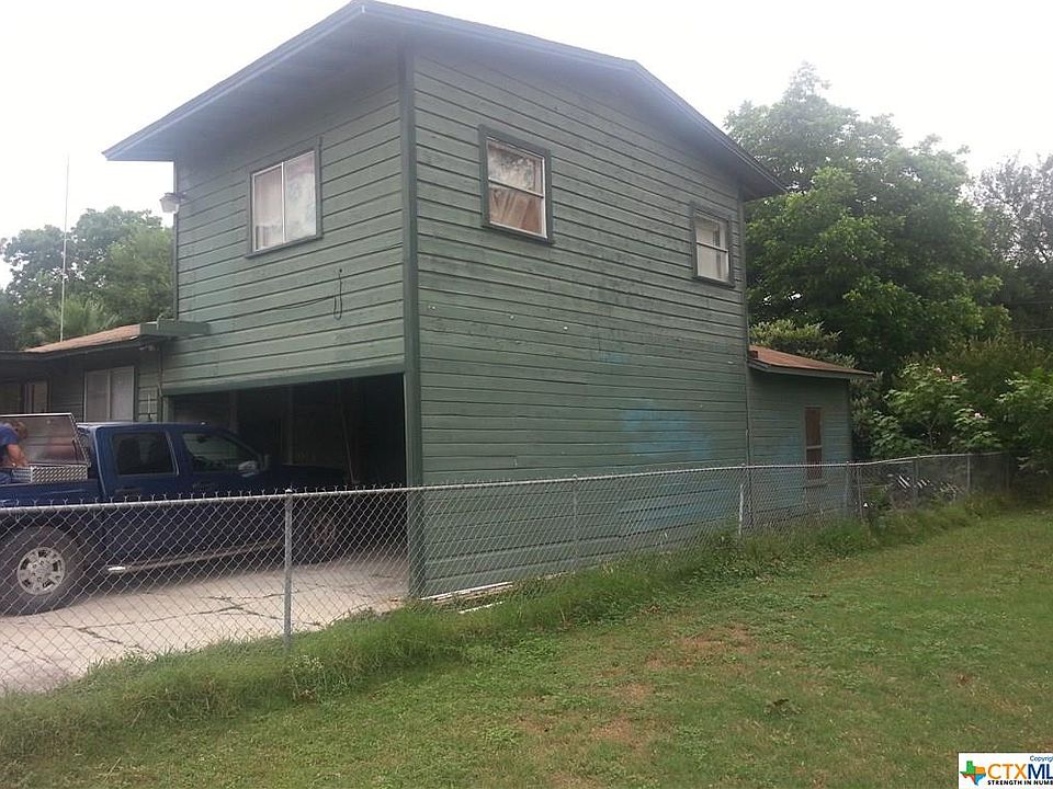 2nd image of 2015 N Camp St
