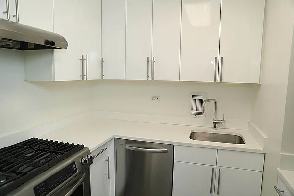 Rented by Olympia House Delaware LP | media 17