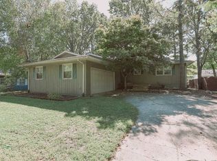 2305 Barberry Dr, Champaign, IL