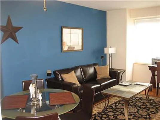 Sold by R New York | media 9