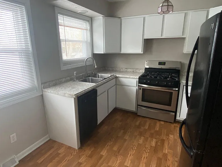 1227 Chelton Dr — Photo 3