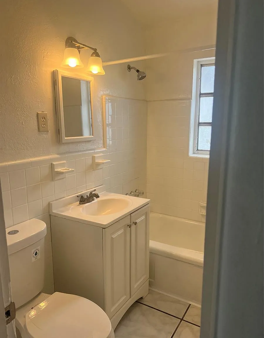 4 bed, 1116 sqft, $2,900 — Photo 3
