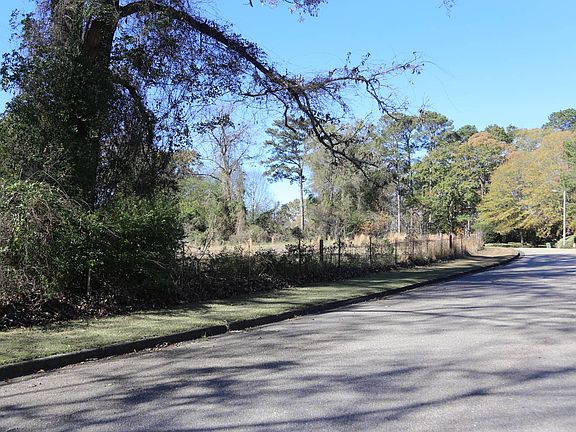 5th image of 25 Woodside Cir