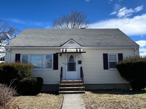 39 Phoebe Ave, Lowell, MA 01854
