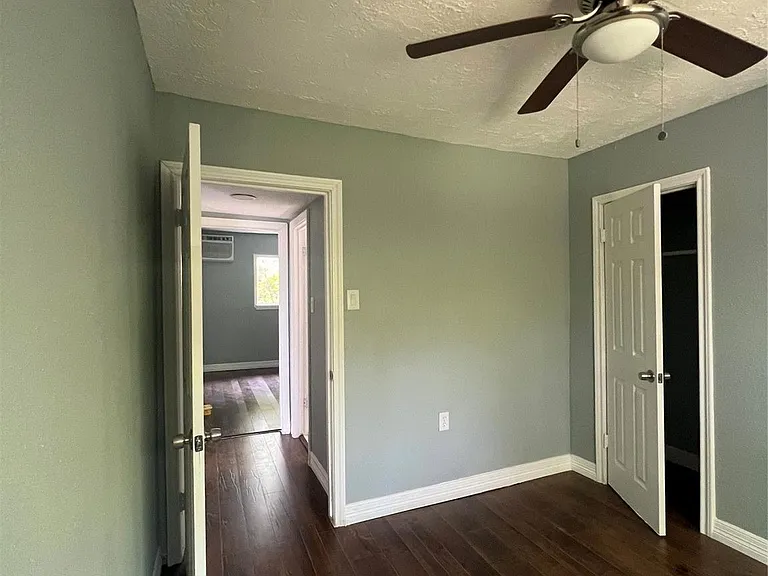 5911 Grace Ln #3 — Photo 6