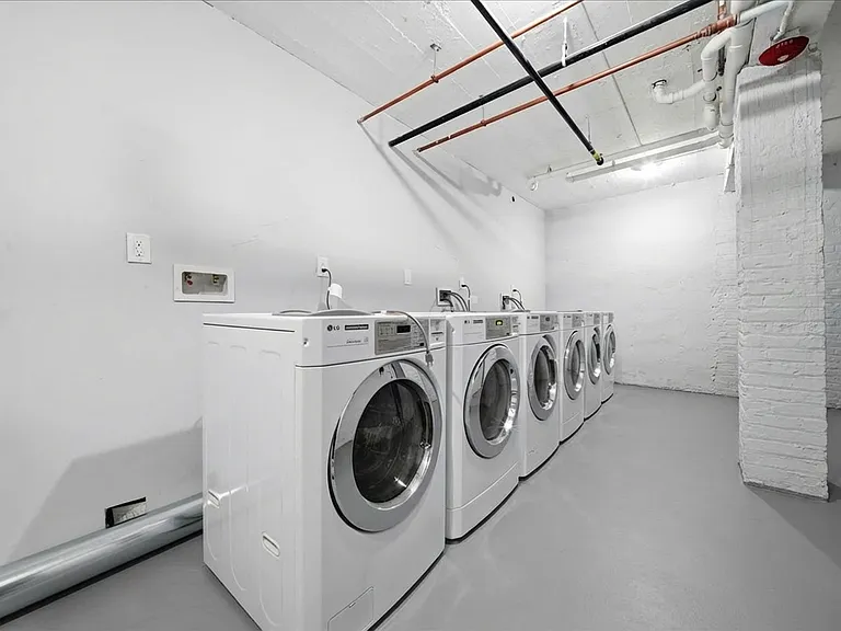 112-114 N Walnut St #2F — Photo 12