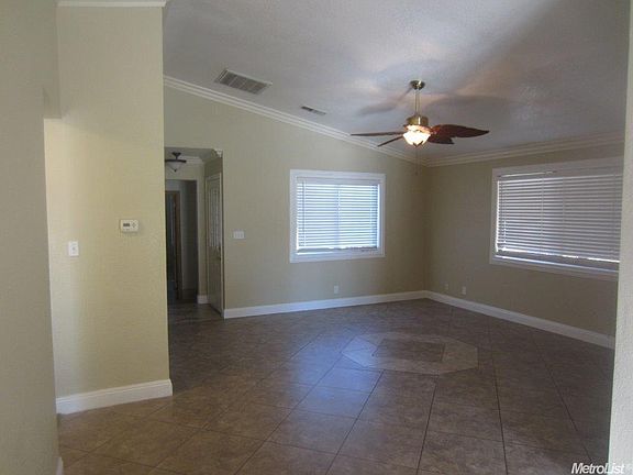 3rd image of 1440 Bell Ave