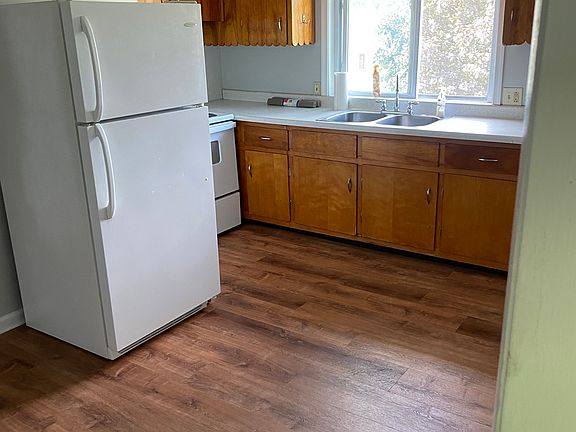 3rd image of 347 N Hook Rd #3