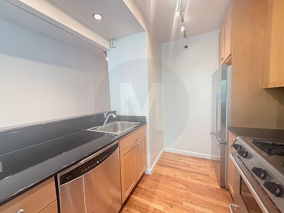 4th image of 416 E 11th St APT 3B
