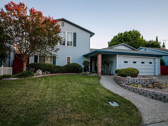 3rd image of 1444 Bridle Ln