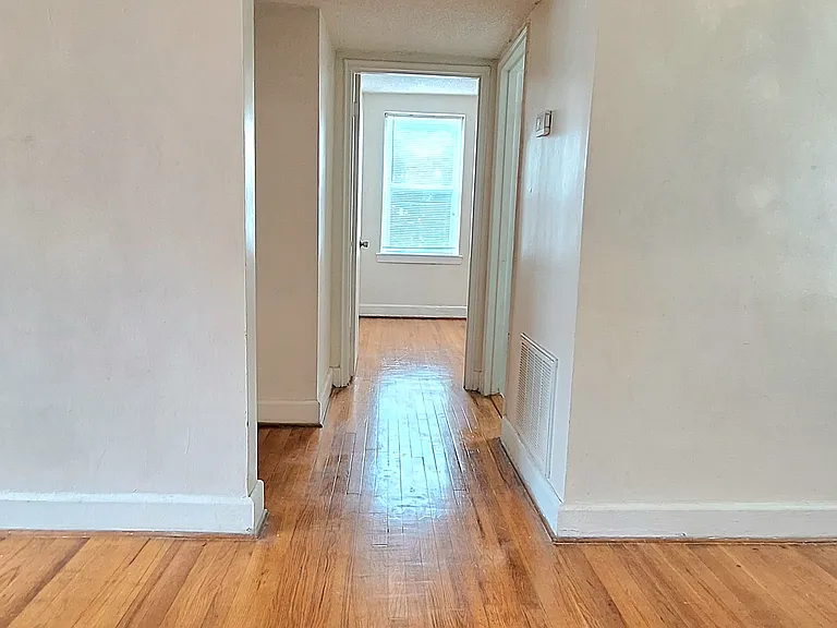 405 E 5th St #C3 — Photo 17