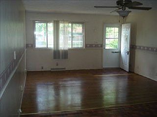4th image of 1613 Mars Ave