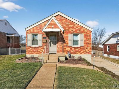 10027 Lackland Rd, Saint Louis, MO, 63114