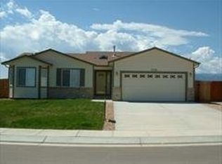 7374 Sue Ln, Colorado Springs, CO 80925