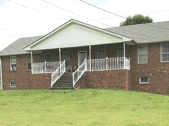 3rd image of 732 Garrison Dr