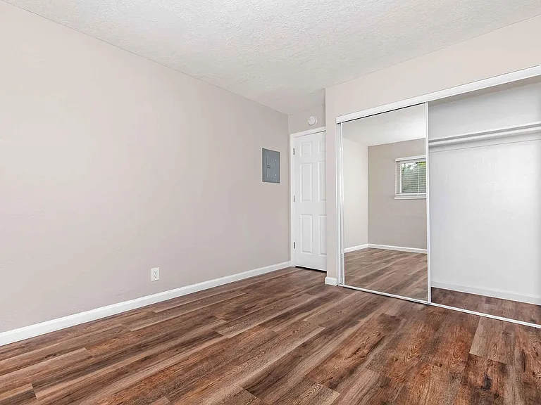 4401 Central Ave — Photo 97