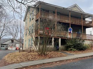 59 Chestnut St, Winsted, CT 06098