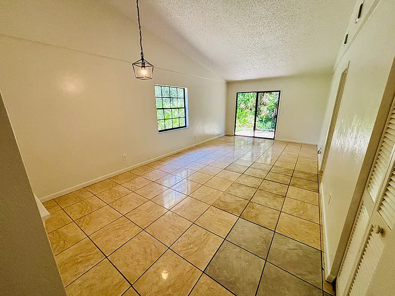 4193 New Haven Ct — Photo 15