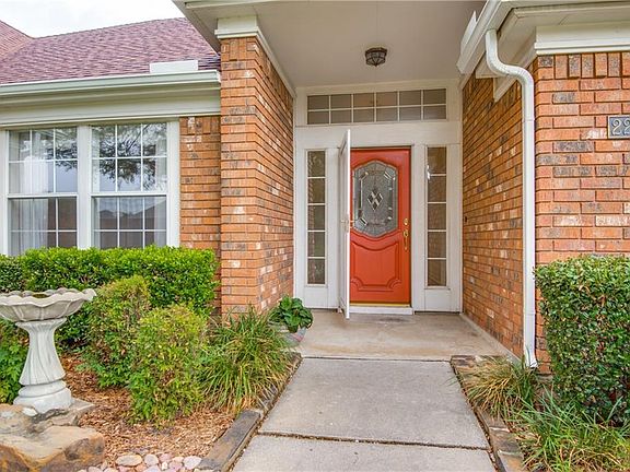 3rd image of 2207 Creekridge Dr