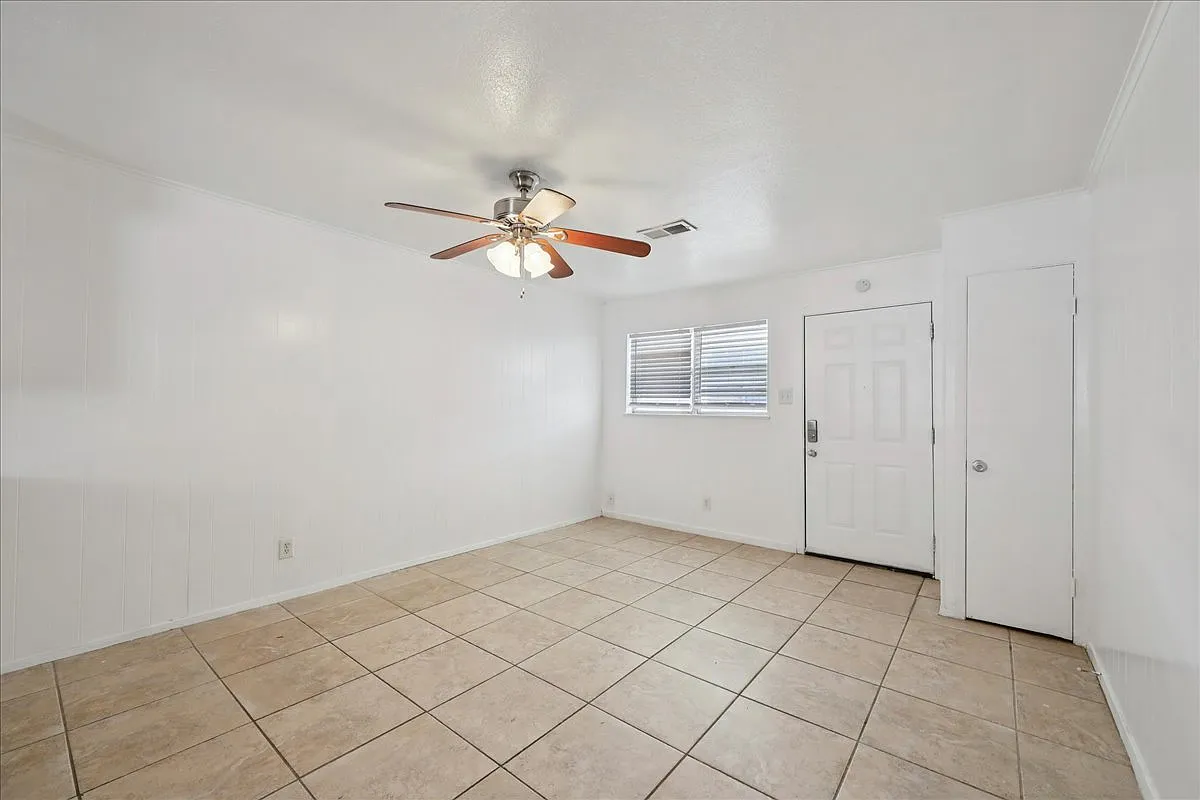 303 Hardy Ave - 3 — Photo 3