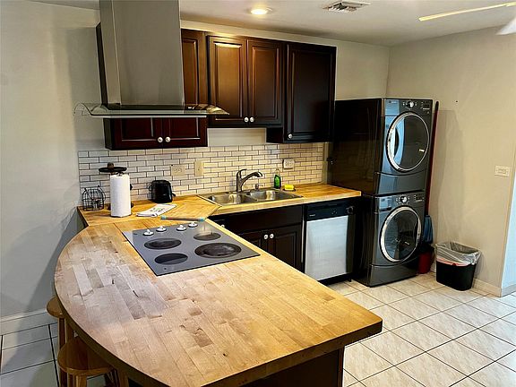 4th image of 2678-2692 NW 65th Avenue