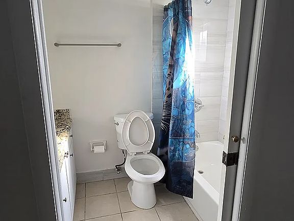 4th image of 2845 W 76th St APT 201