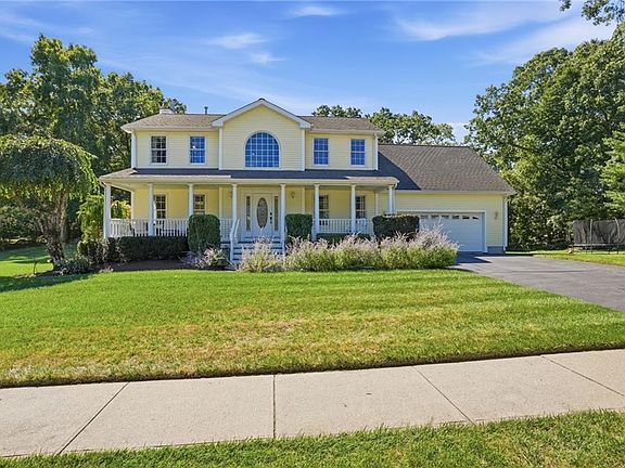 3rd image of 2 Nutmeg Cir