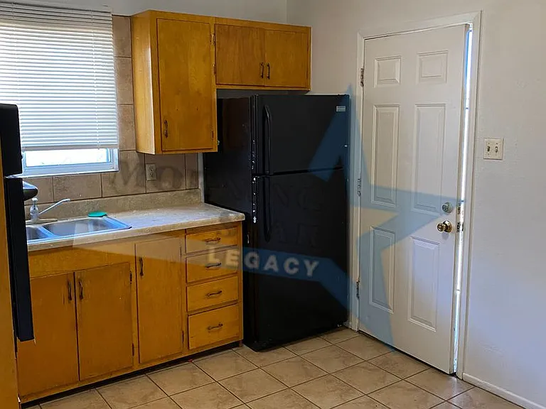 Wyoming Apts — Photo 4