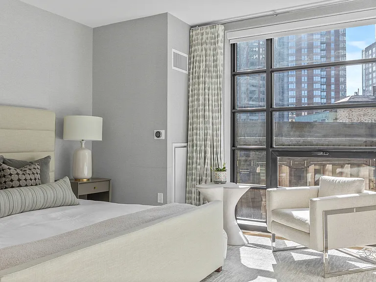 580 Washington St #1002 — Photo 16