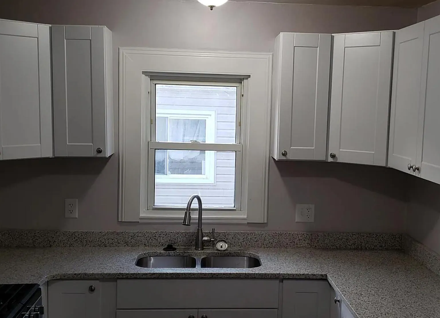 3 bed, 1036 sqft, $1,995 — Photo 3