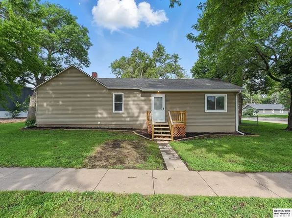 209 S Vine St, Mead, NE 68041